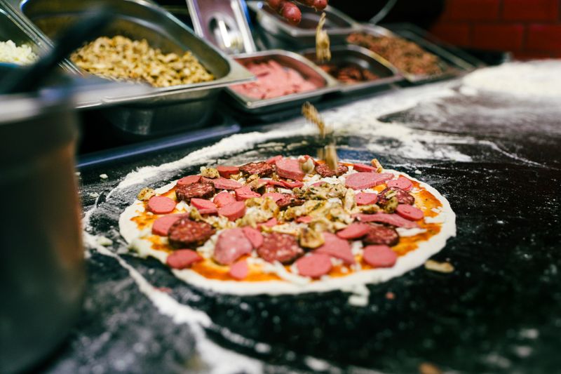 Mod Classic pizza with tomato sauce and mozzarella